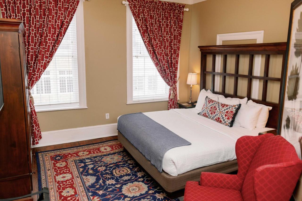 The Marshall House, Historic Inns Of Savannah Collection Экстерьер фото