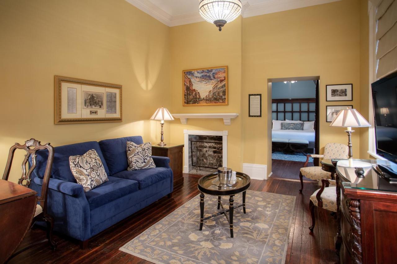 The Marshall House, Historic Inns Of Savannah Collection Экстерьер фото