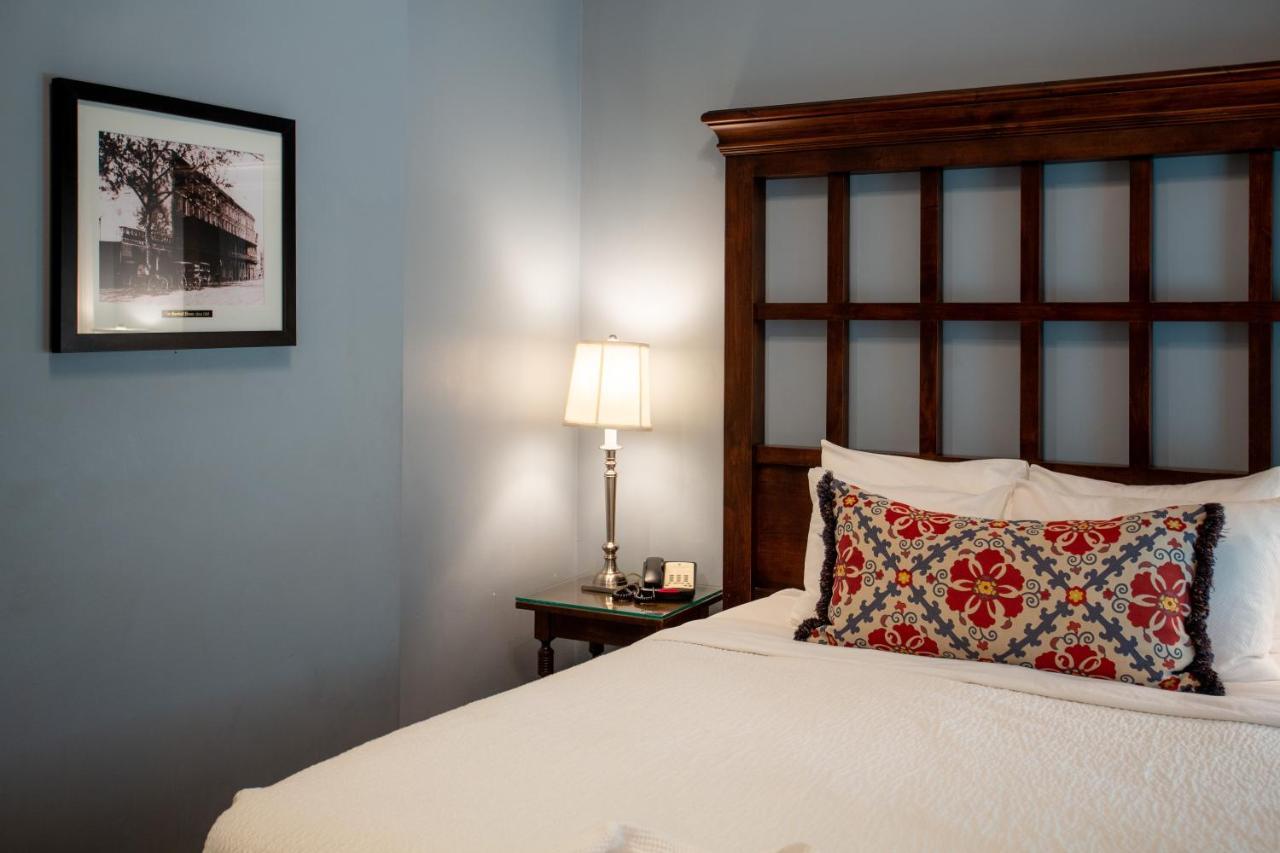 The Marshall House, Historic Inns Of Savannah Collection Экстерьер фото